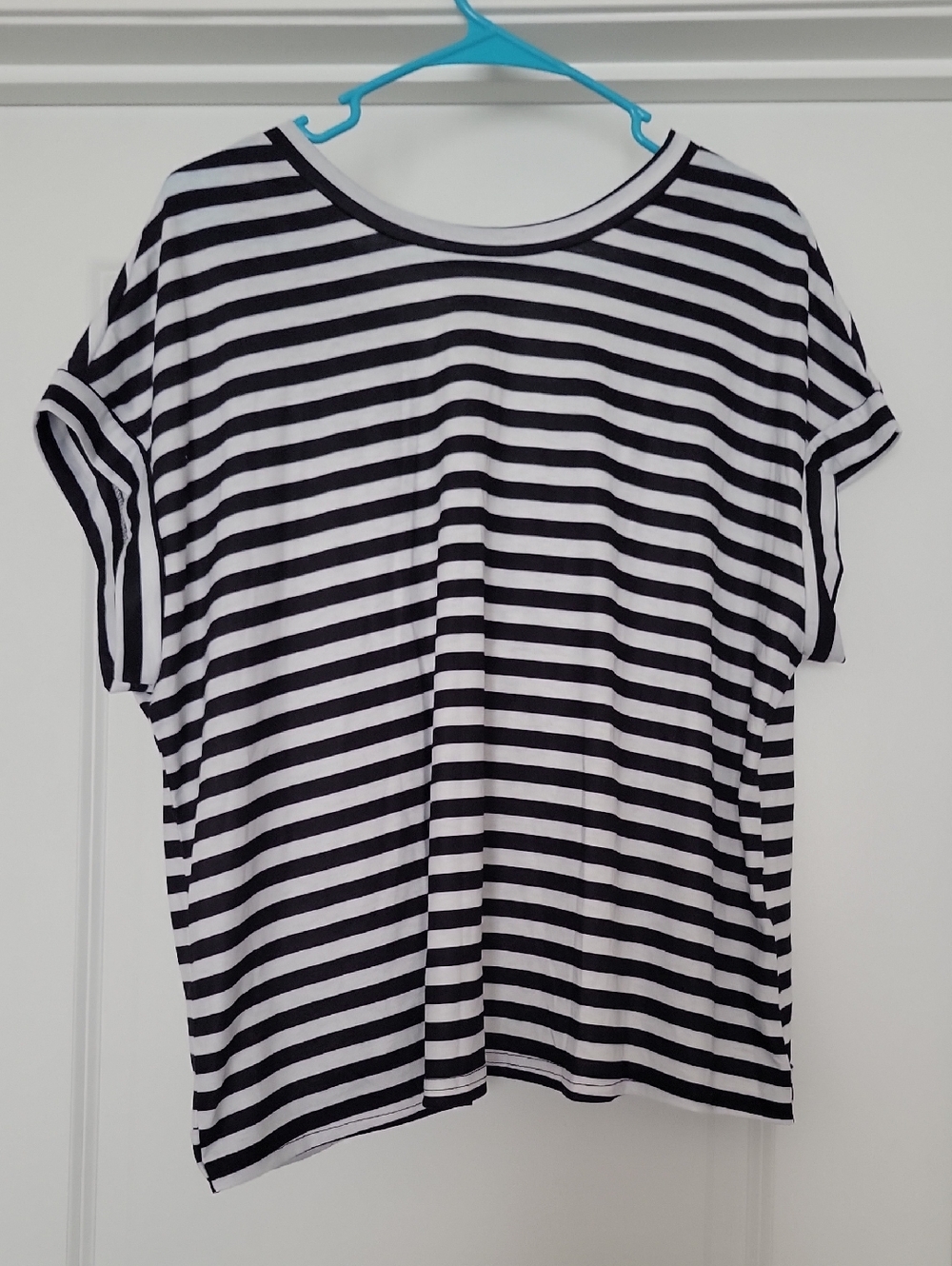 SHEIN Black and White Striped Short Sleeve Tee
